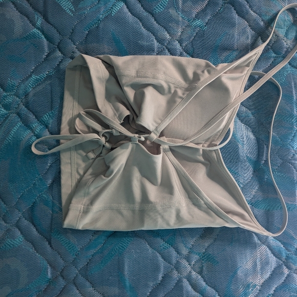 Hollister workout tank top - Picture 2 of 2